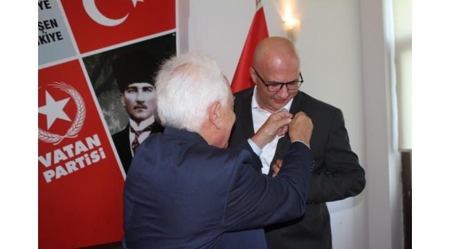  ÜLKÜCÜLER EYÜP ERGÜR VE LEVENT TEMİZ VATAN PARTİSİ'NE KATILDI
