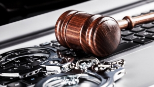 TÜRKİYE'DE BU DA OLDU !… DOLANDIRICIYI AVUKATI DOLANDIRDI !