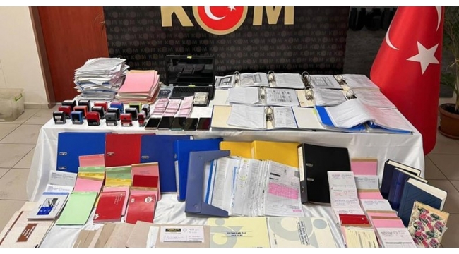 İzmir'de 1 milyar liralık naylon fatura operasyonu