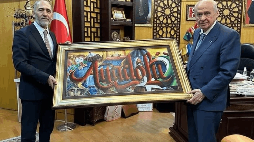 Herkes Soylu'ya desteği konuşurken... Aynı gün emniyet müdürünün Bahçeli'ye hediye ettiği tablonun ardındaki sır ne?