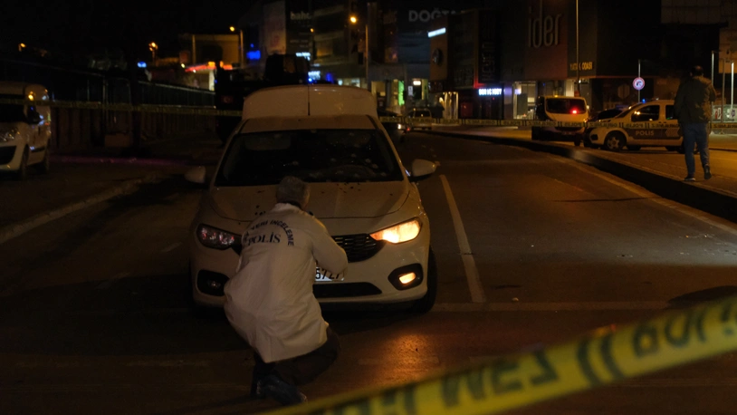 Otomobile uzun namlulu silahlarla saldırı