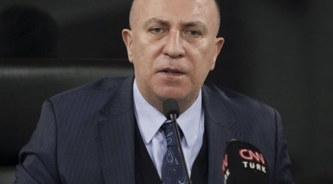 İzzet Ulvi Yönter, MHP Genel Başkan Yardımcılığı görevinden istifa etti. 