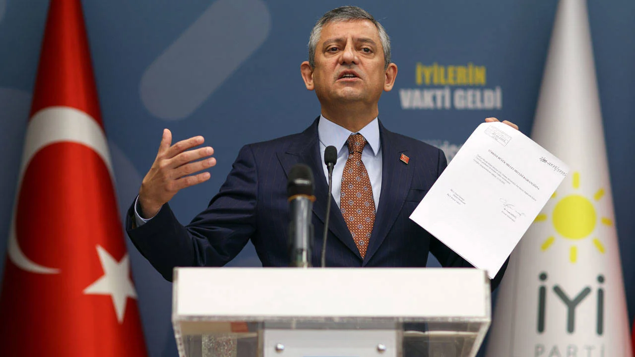 Özgür Özel belge paylaştı: Ara seçime karşı çıkan AKP, 2002'de ara seçim talep etmiş!