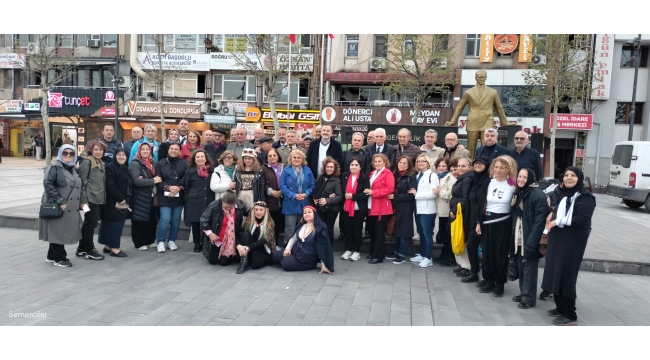 Sakarya Kent Meydanı'nda Şehitlerimiz İçin Yürekleri Birleştiren Etkinlik