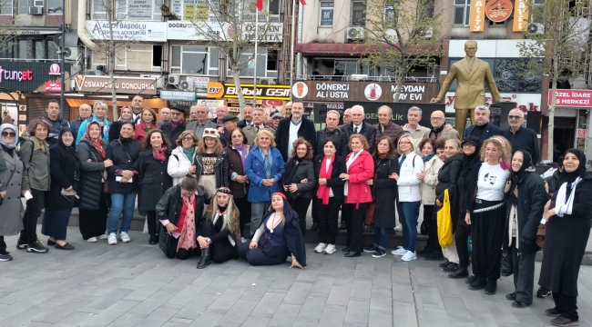 Sakarya Kent Meydanı'nda Şehitlerimiz İçin Yürekleri Birleştiren Etkinlik