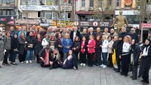 Sakarya Kent Meydanı'nda Şehitlerimiz İçin Yürekleri Birleştiren Etkinlik