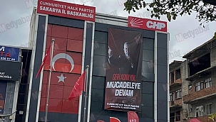 CHP Sakarya'da şok! Kılıçdaroğlu Sakarya örgütünü görevden almadı .İl Başkanı Özgür Özel'i destekliyorum "