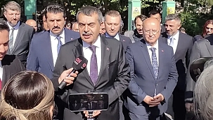 Milli Eğitim Bakanı Yusuf Tekin, Bakırköy'de Karne Sevincine Ortak Oldu 