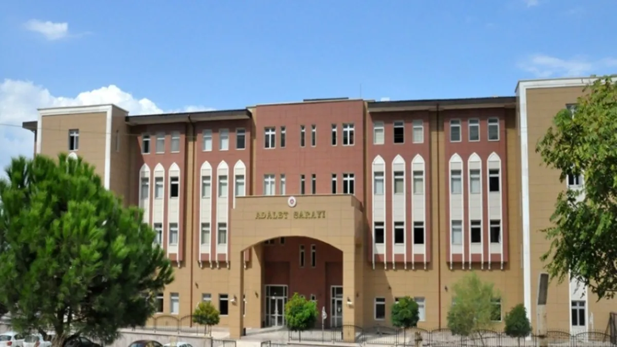 Manisa'da rüşvet ve suç örgütü operasyonu! CHP'li meclis üyeleri dahil 12 gözaltı