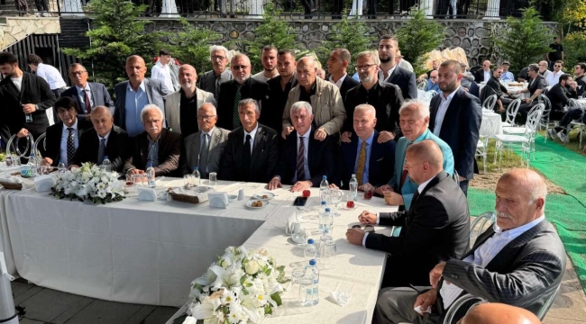 Saral ailesinden gövde gösterisi!