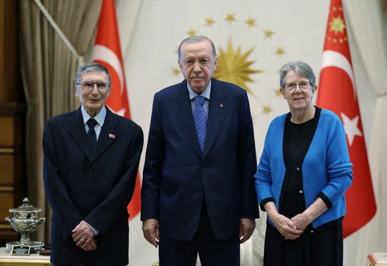 Cumhurbaşkanı Erdoğan'dan Nobel Ödüllü Aziz Sancar'a Kabul: Külliye'de Bir Araya Geldiler